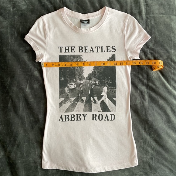 🆕 The Beatles Abbey Road Light Pink Tee - Picture 4 of 5